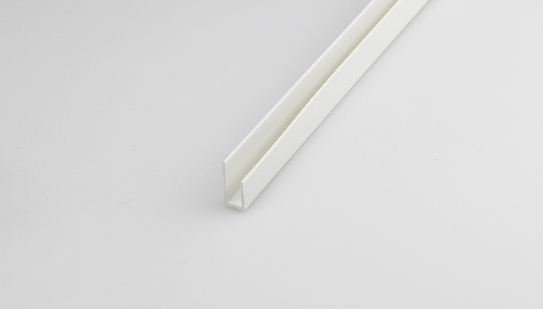 Profilé finition blanc pvc mm.6x15x7