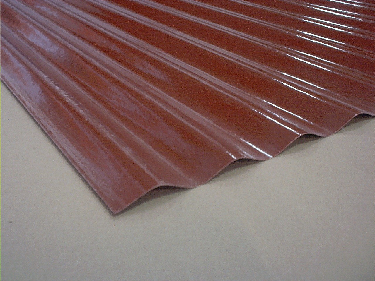 polyester ondulé rouge tuile - PLASTI-BAT